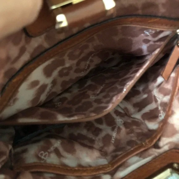 b. makowsky Rich Brown Leather Crossbody Bag - Picture 7 of 10